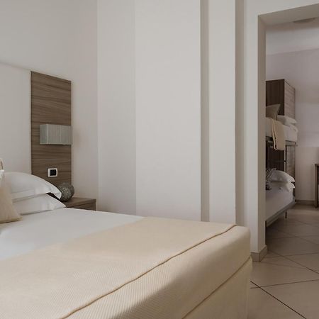 Hotel Embassy 里乔内 外观 照片
