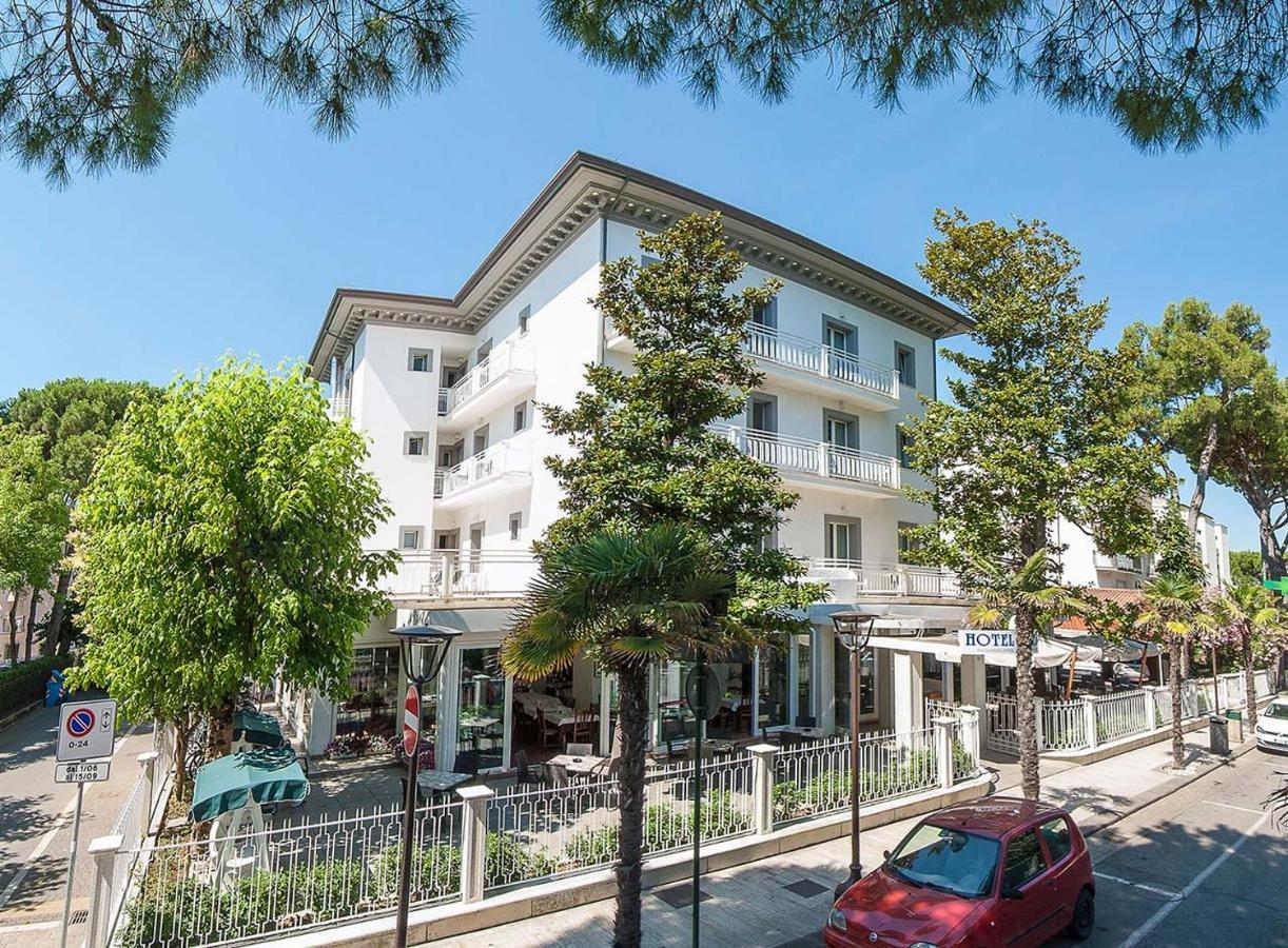 Hotel Embassy 里乔内 外观 照片