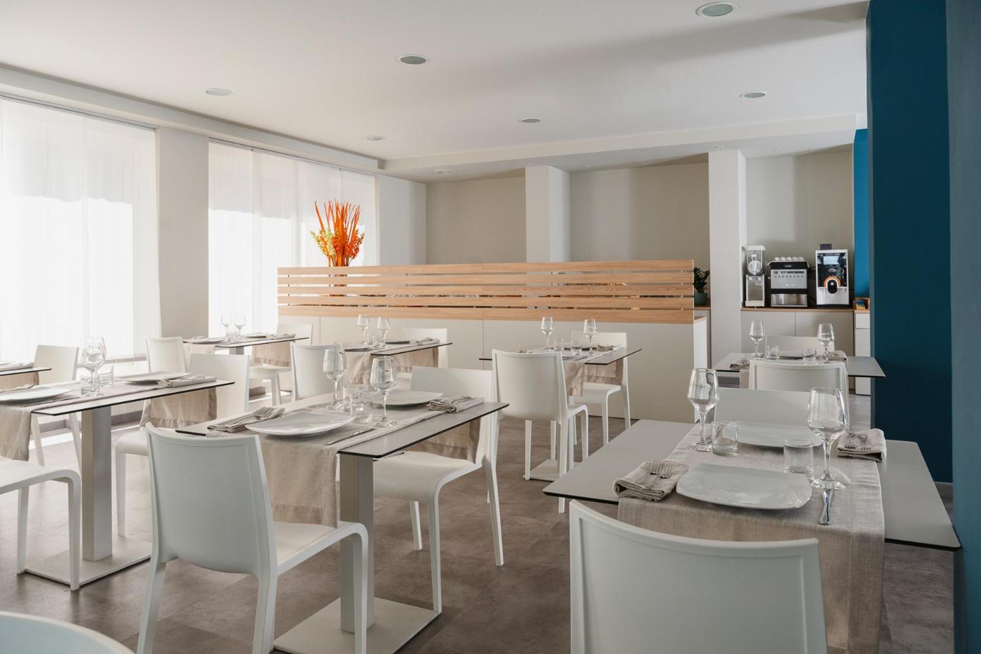 Hotel Embassy 里乔内 外观 照片
