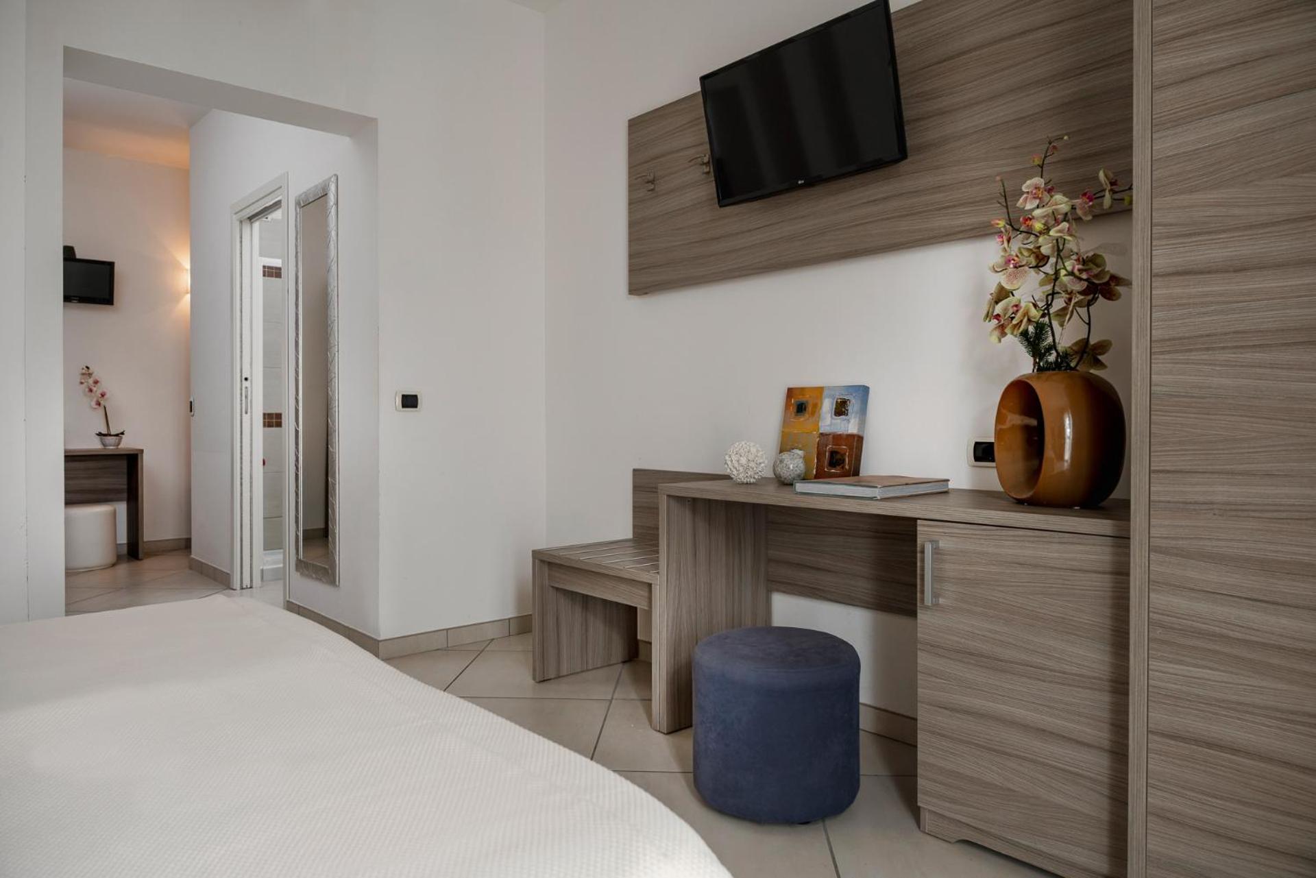 Hotel Embassy 里乔内 外观 照片
